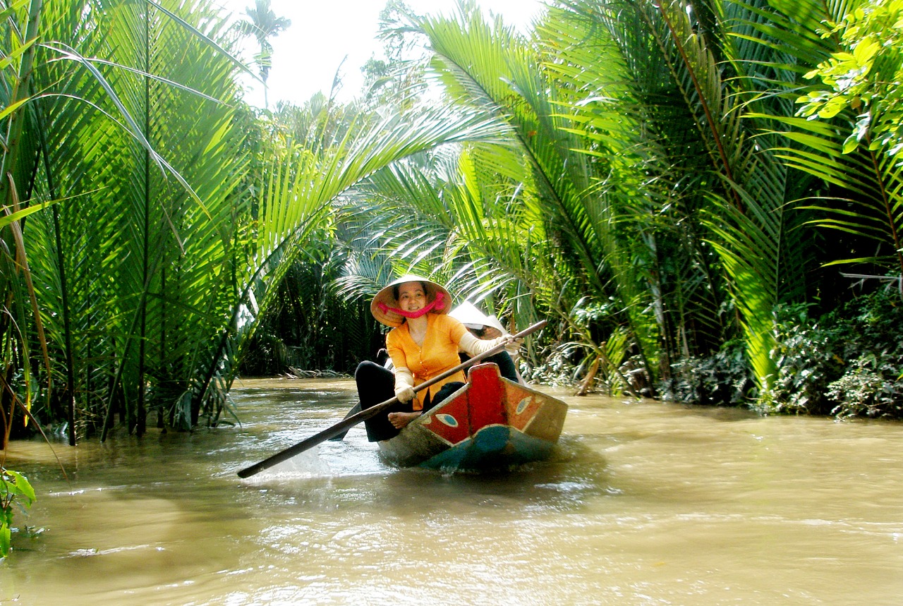 Vietnam junk boat tours